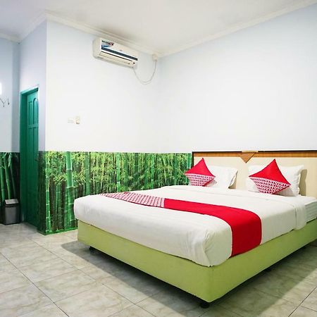 Super Oyo 754 Nur Aziziah Guest House Syariah Баликпапан Экстерьер фото
