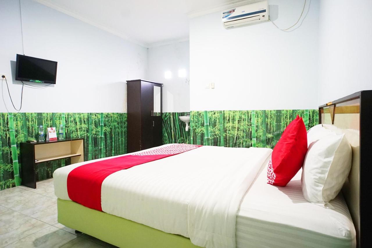 Super Oyo 754 Nur Aziziah Guest House Syariah Баликпапан Экстерьер фото