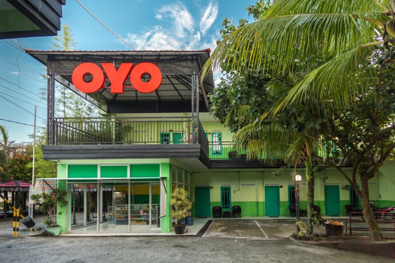 Super Oyo 754 Nur Aziziah Guest House Syariah Баликпапан Экстерьер фото